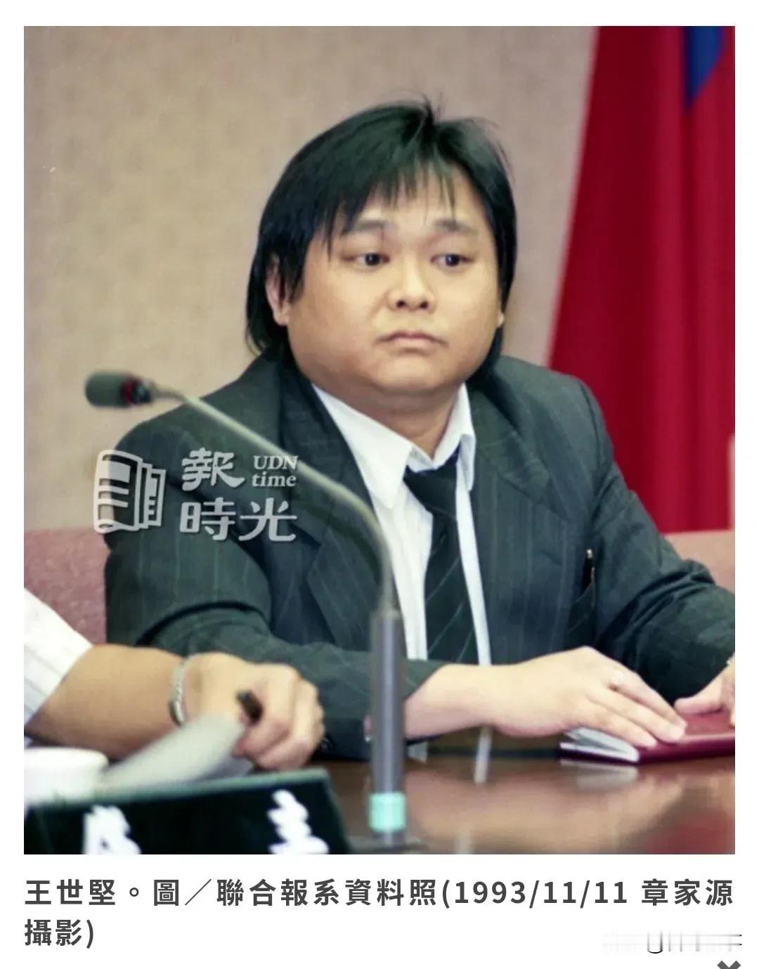 时间（世坚）流逝，哥已经不是当年的哥……！
想当年哥也算是一枚“帅哥”，年轻的世