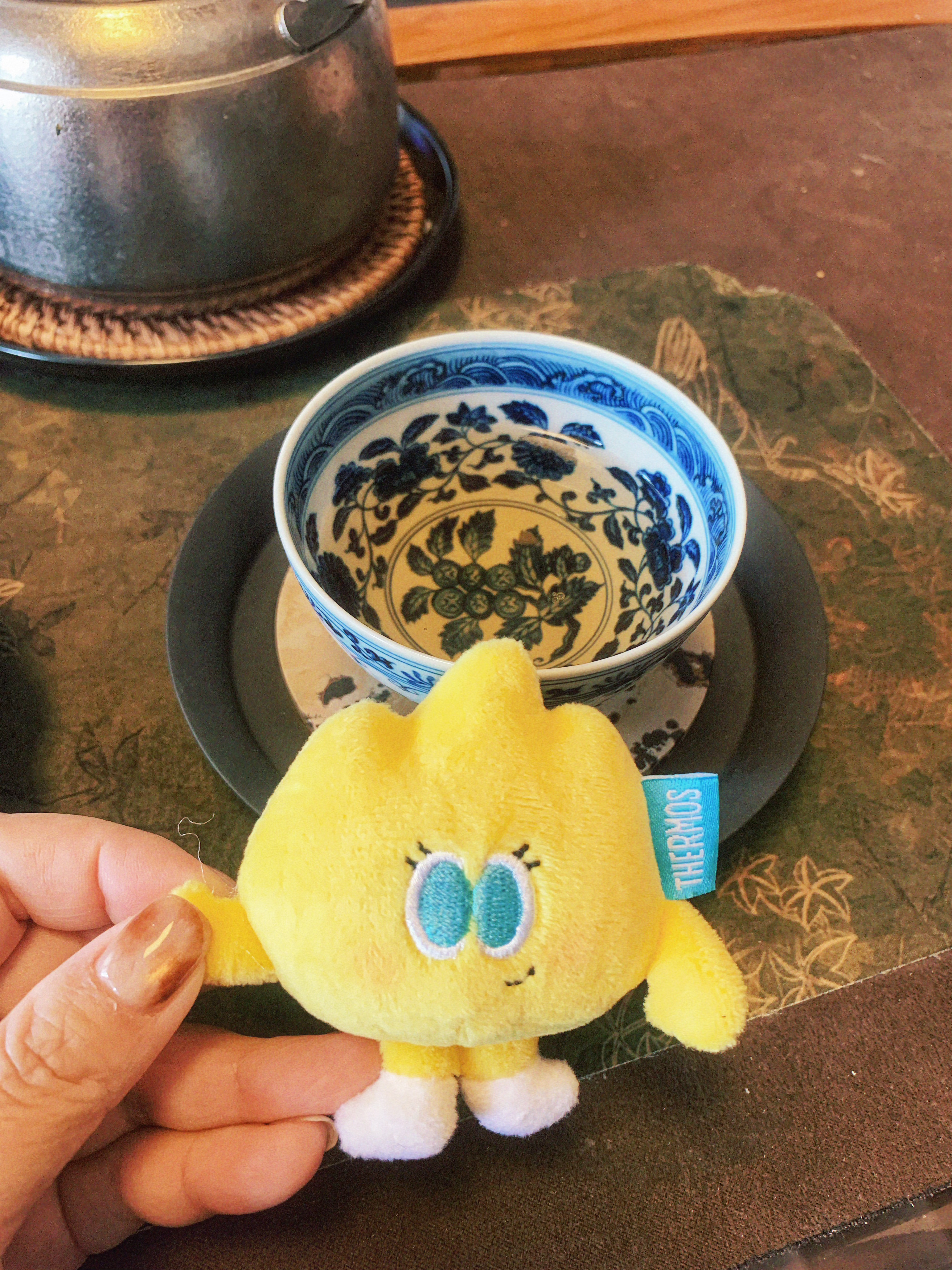 我们一起喝茶，一起做想做的事，见想见的人。 