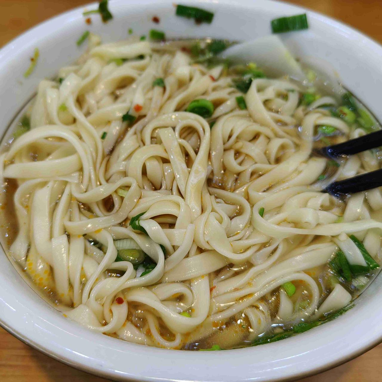 《素食斋》第84天
今天有事和田市，
午饭又是清汤面。
我已坚持很多天，
继续努