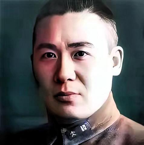 1989年，台北一间普通的病房里，一个80岁的老人咽下了最后一口气。这个在病榻上