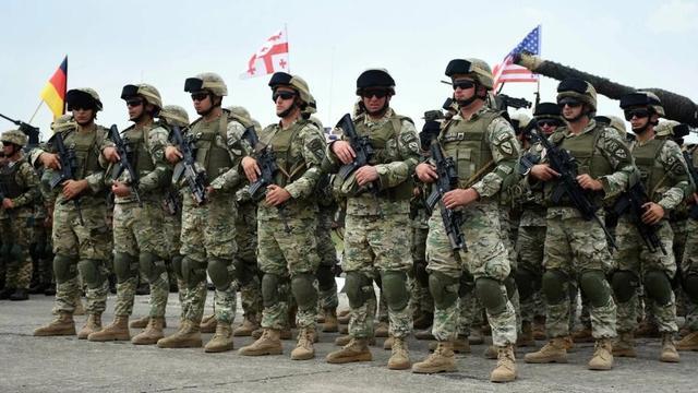 乌军后备力量不足使战场防御能力以及反攻能力均受限，首先，乌军后备力量不足导致防御