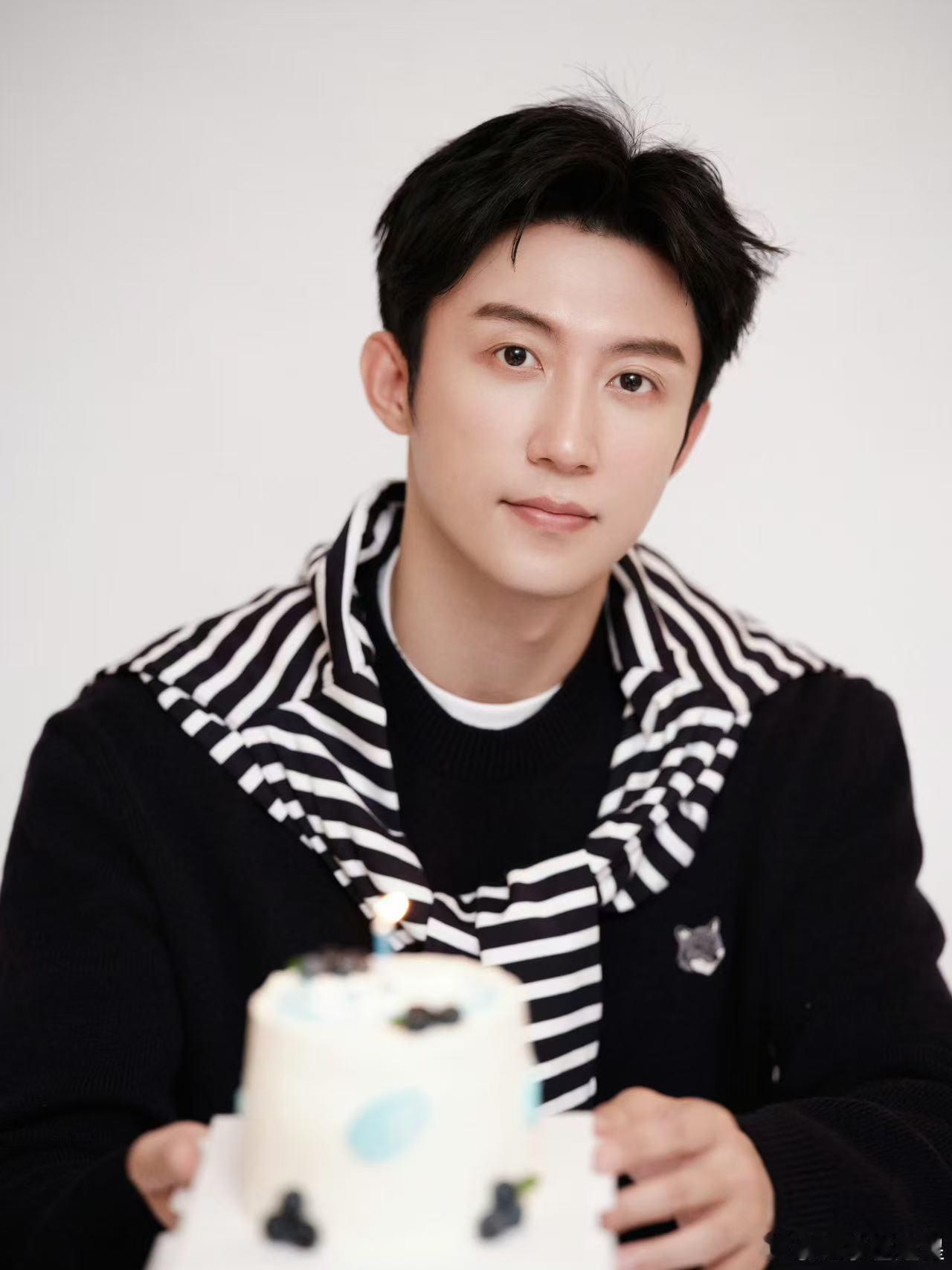 黄景瑜 湖南卫视跨年演唱会黄景瑜官宣湖南卫视跨年 黄景瑜将在湖南卫视跨年演唱会上