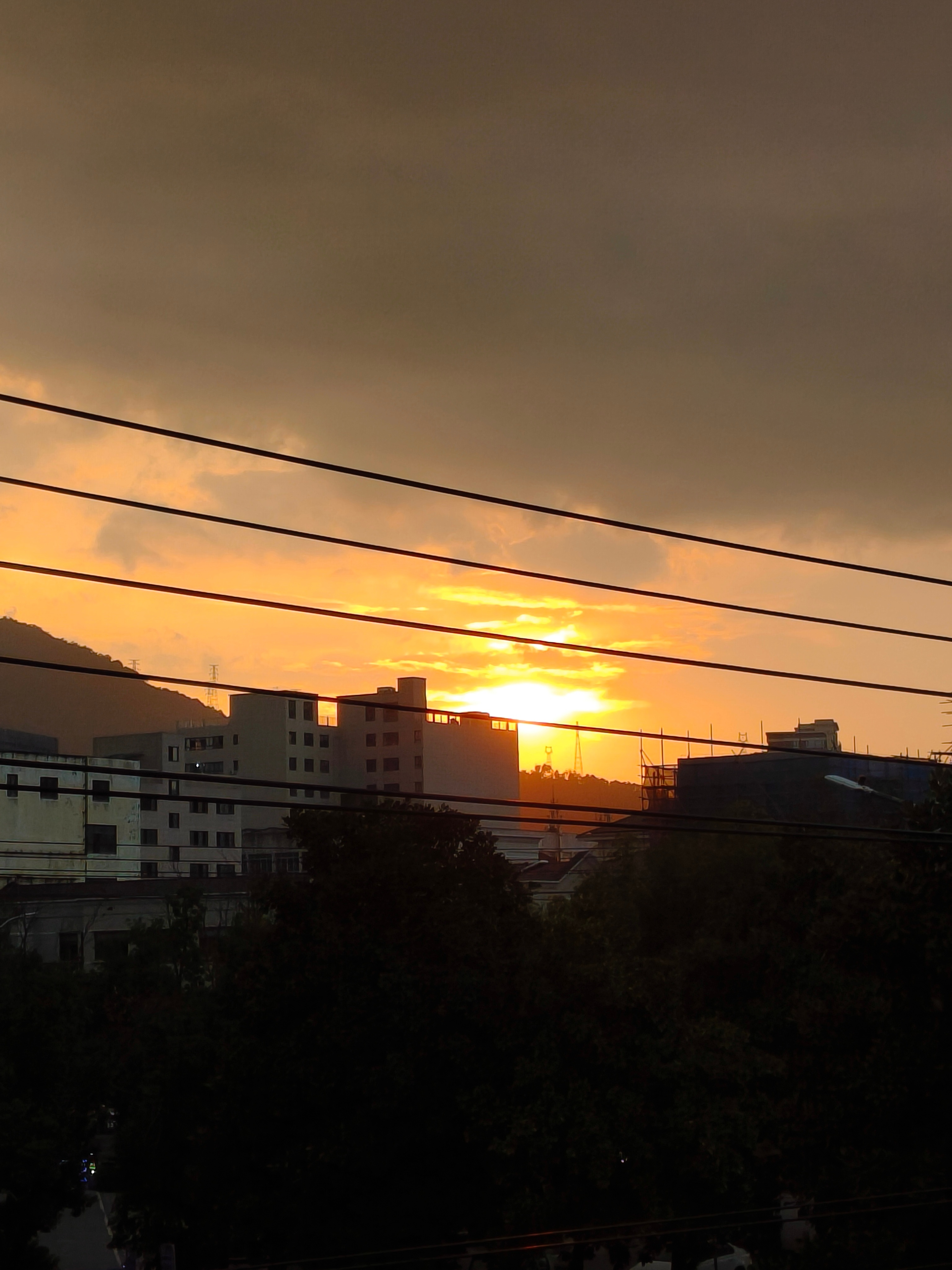 丨 9⃣️ 🈷️ 🈺    十月啦 天气转凉咯 还有三个月就过年啦  天气一