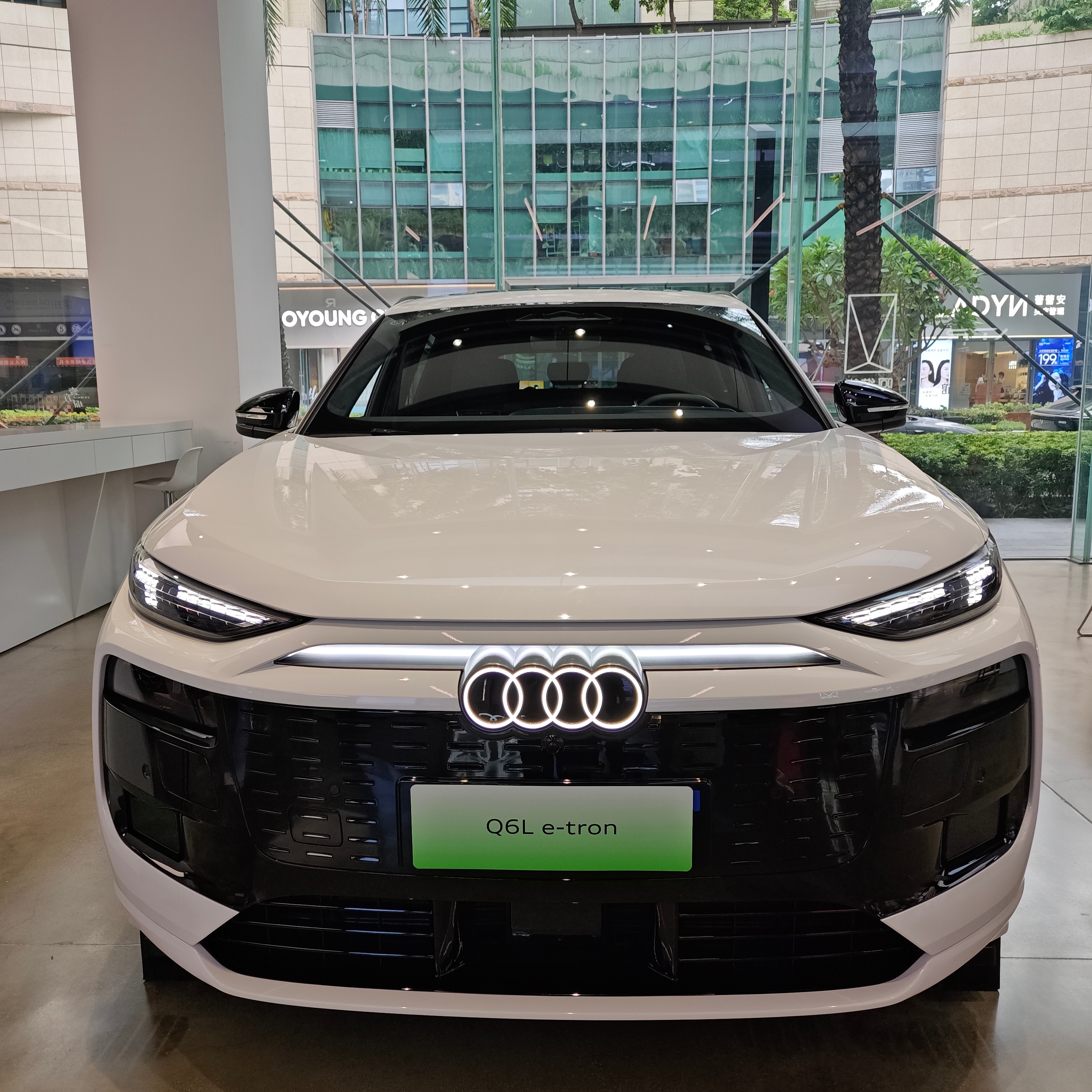 一汽奥迪Q6Le与A5L双车上市在壹方城展厅看过实车确实很不错，奥迪设计还是停在