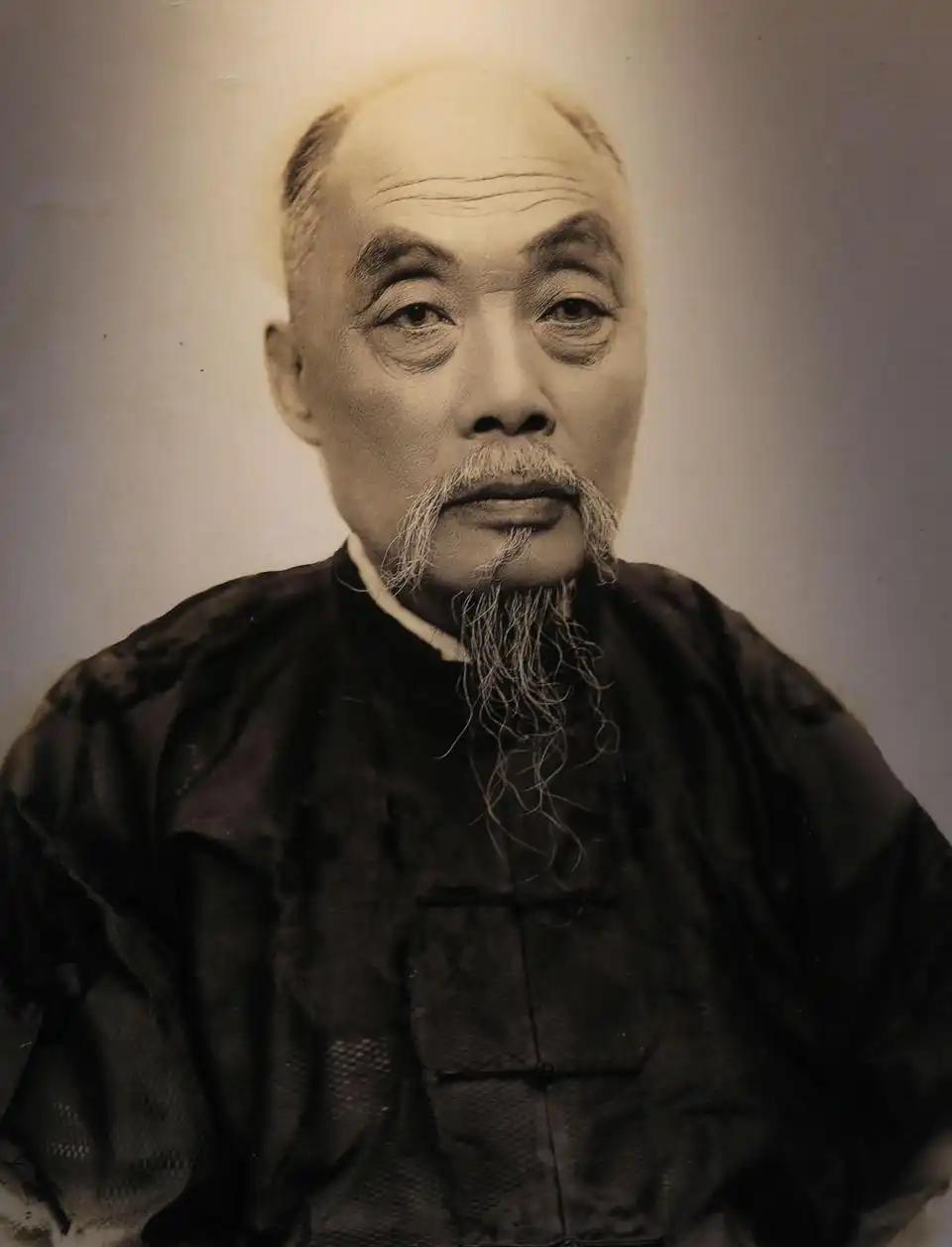 1884年，为了家族延续香火，清末状元张謇在妻子徐端的“逼迫”下，纳了一房小妾，