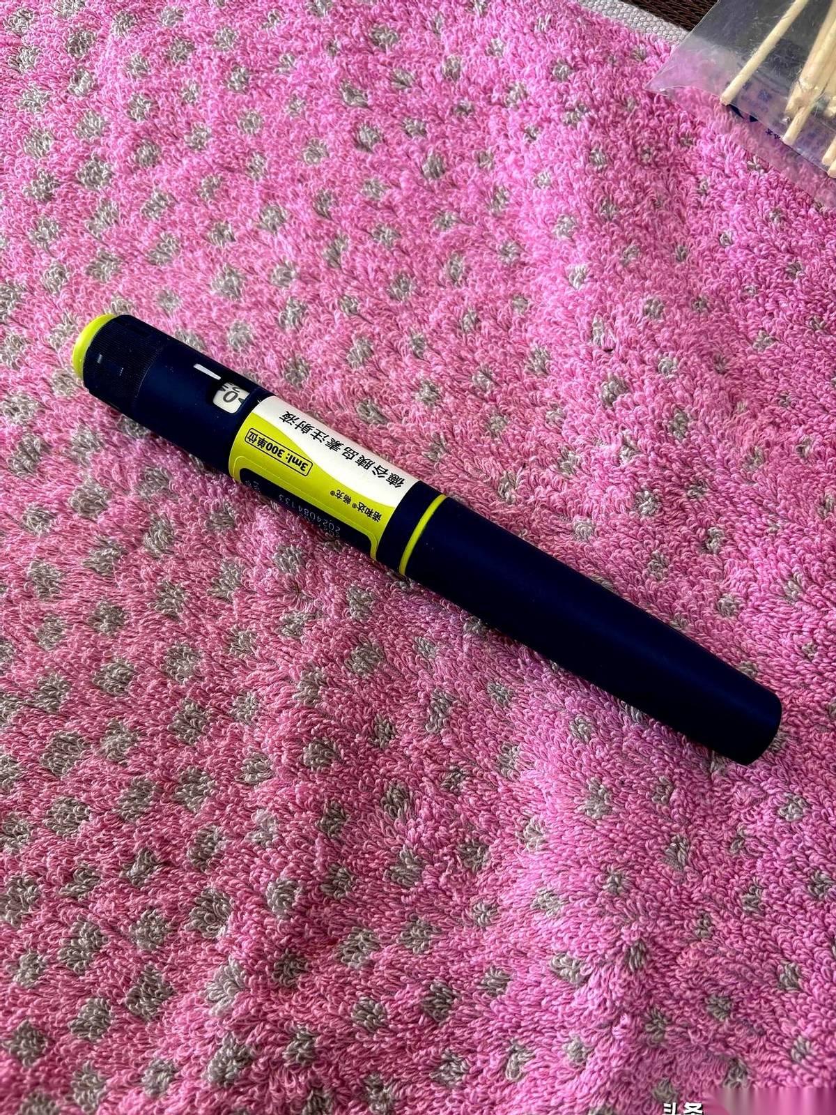 早上差点就过去了。
真的。一睁眼，天旋地转，感觉自己像块被水泡烂的抹布，瘫在床上