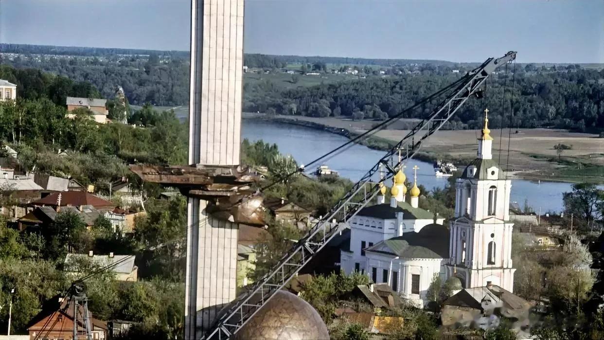 俄卡卢加州州长称有2架无人机坠落在M3公路上

来源:俄罗斯卫星通讯社

俄罗斯