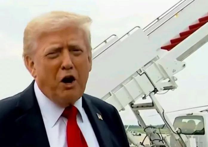 NBC消息，特朗普扬言，将扣押更多委内瑞拉油轮。

当地时间19日，美国总统特朗