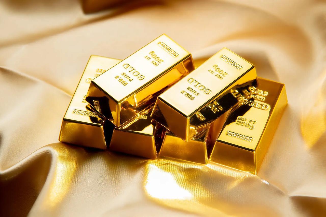 【国际金价突破5300美元】据财联社1月28日消息，纽约期金突破5300美元/盎