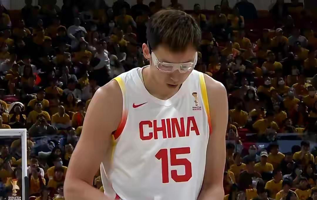 世预赛中国男篮76-80负韩国三印象：

1-迷信中锋复制女篮亚洲杯输日本之战