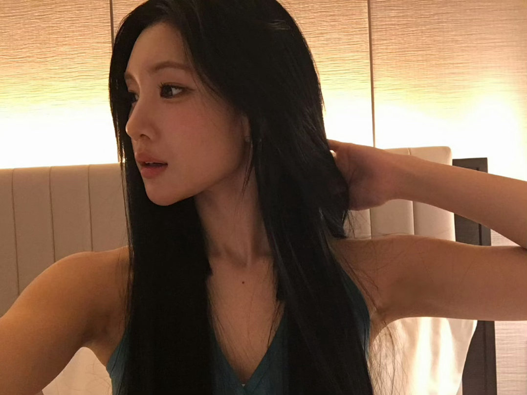 好涩的胸口痣。想舔 