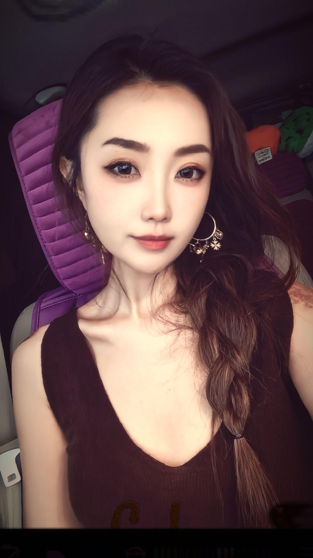 下次我们见面就要穿外套了，骗你的，我们不会再见面了
