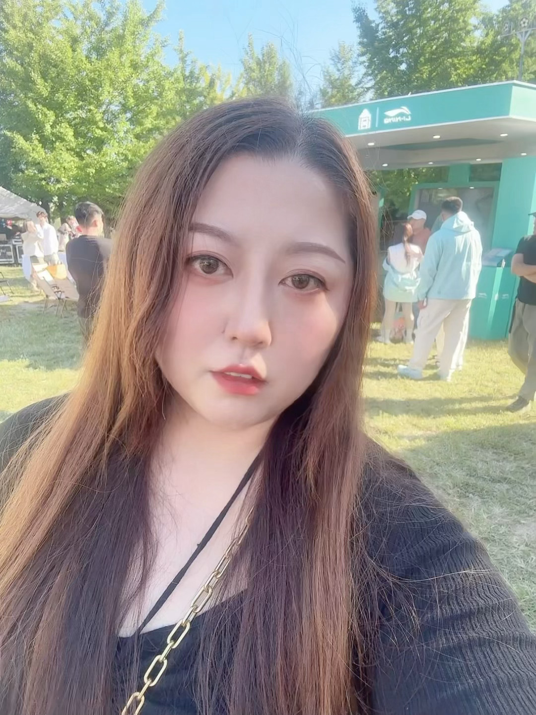 小鹿记[超话]  xz 陪肖战走花路 打卡📍❤️ ​​​