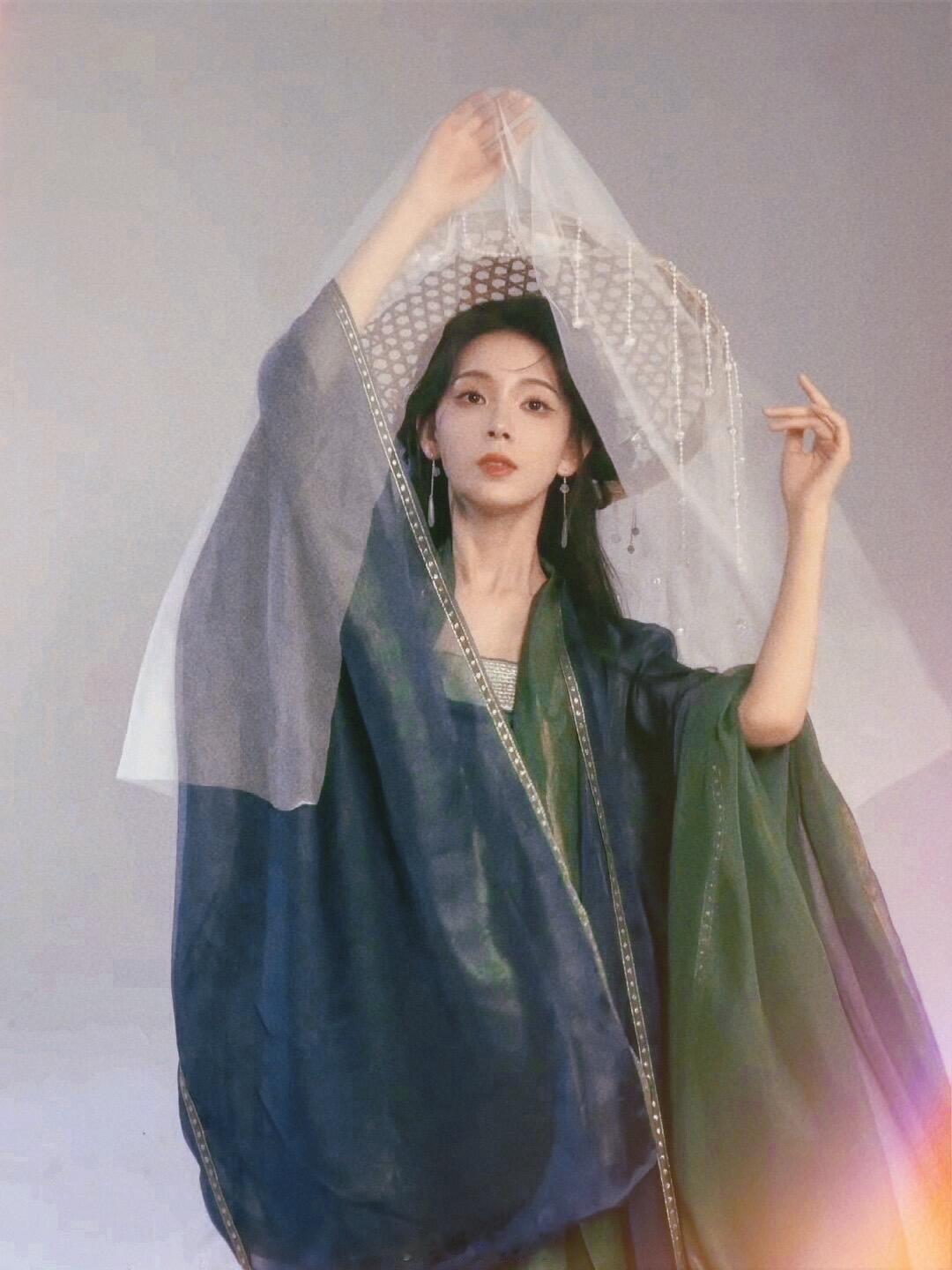 陈瑶青桃更诱人了！ 