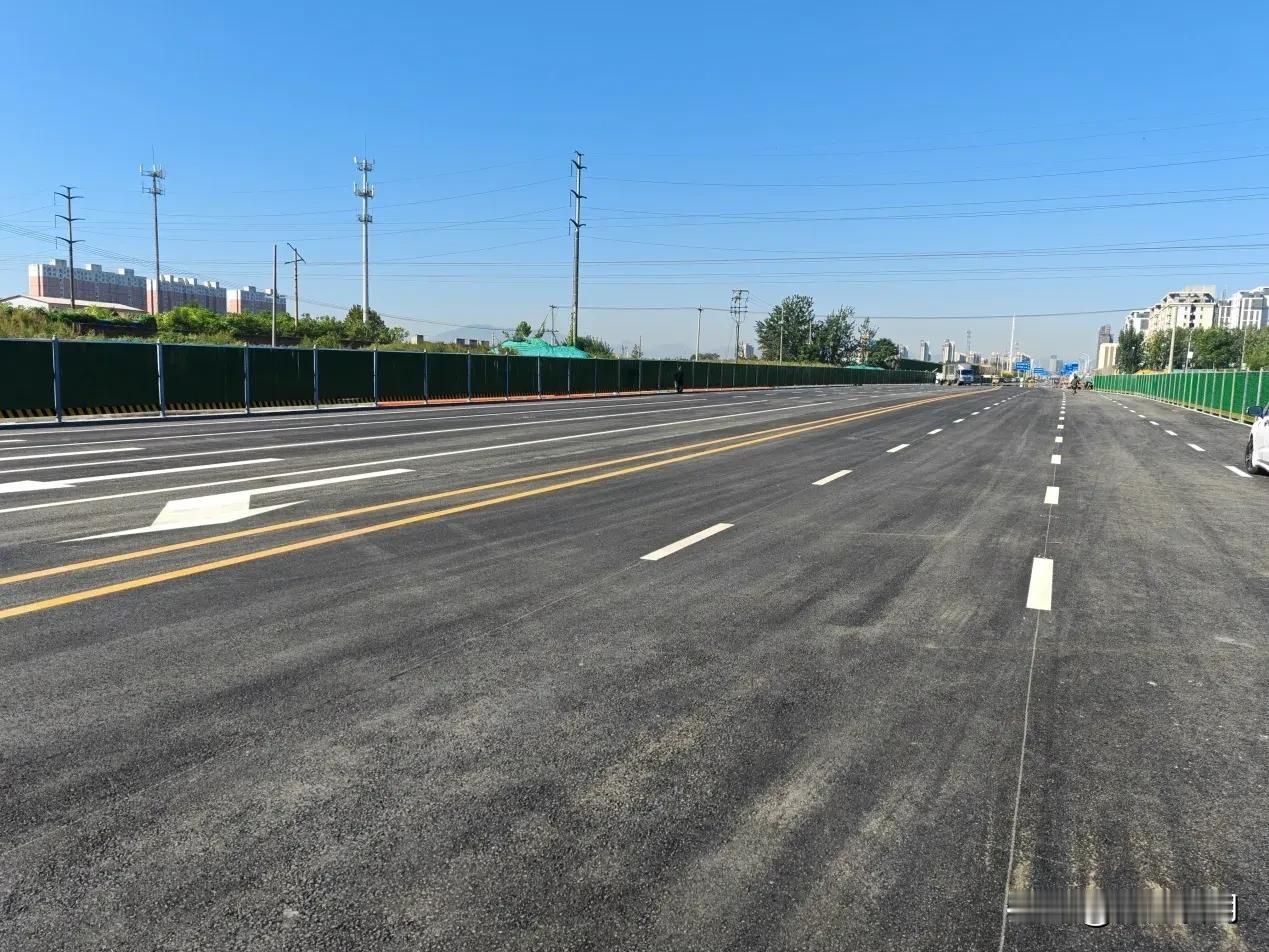 【城市巨变】仓盛路（仓兴街—建设大街）道路工程主路实现通车


10月3日凌晨，