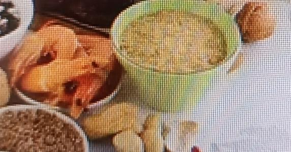 肌酐高在饮食上可得多留意。蔬菜和水果是不错的选择，像胡萝卜、西兰花、菠菜，富含维