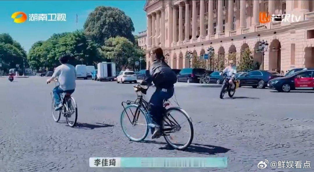 李佳琦张予曦出现的含金量巴黎合伙人巴黎合伙人名场面救命！合伙人们搬货累到不行，骑