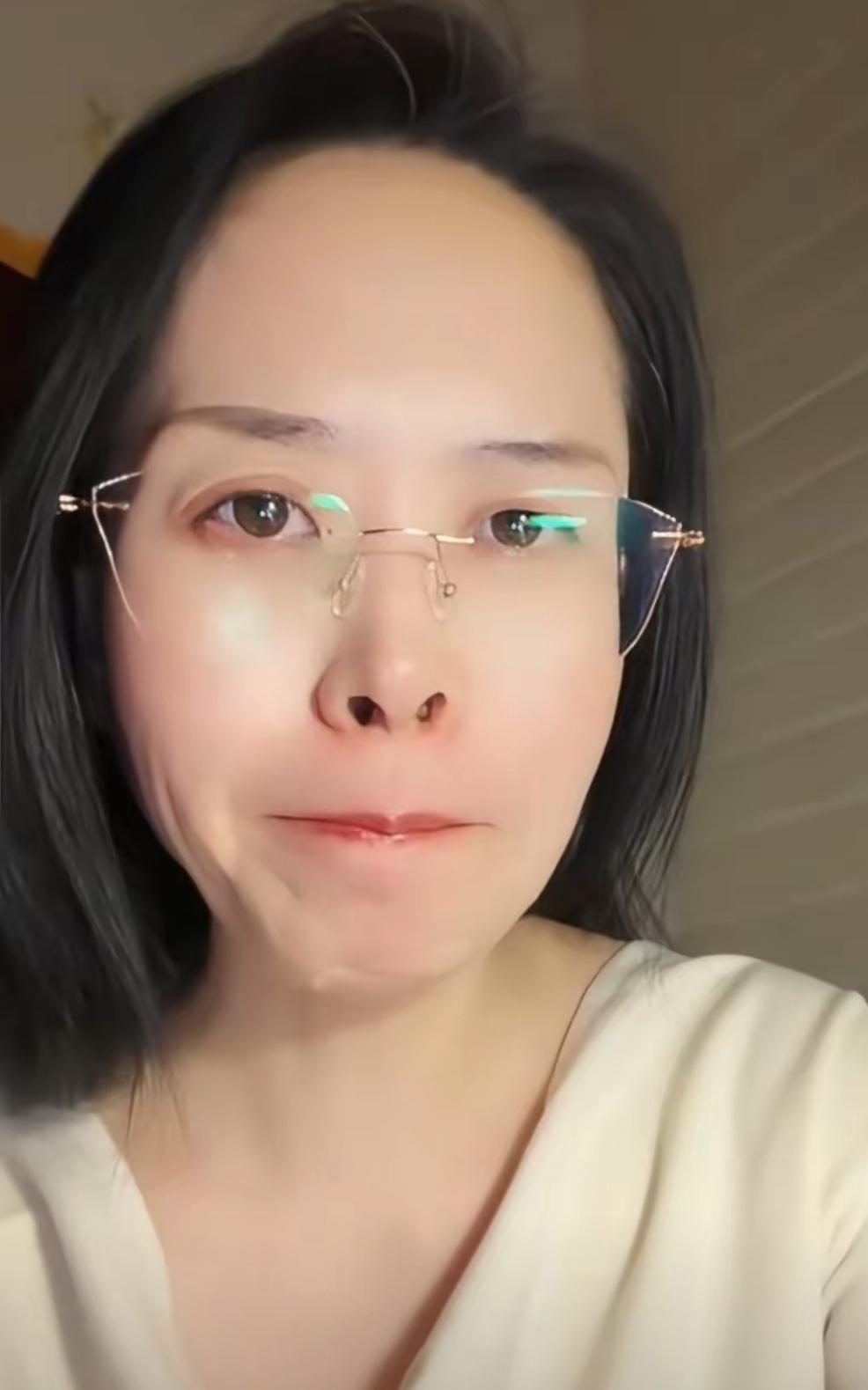 班主任哭了
​​​​​​​​高考成绩出来了，这个班主任把全班同学的成绩全部整理出