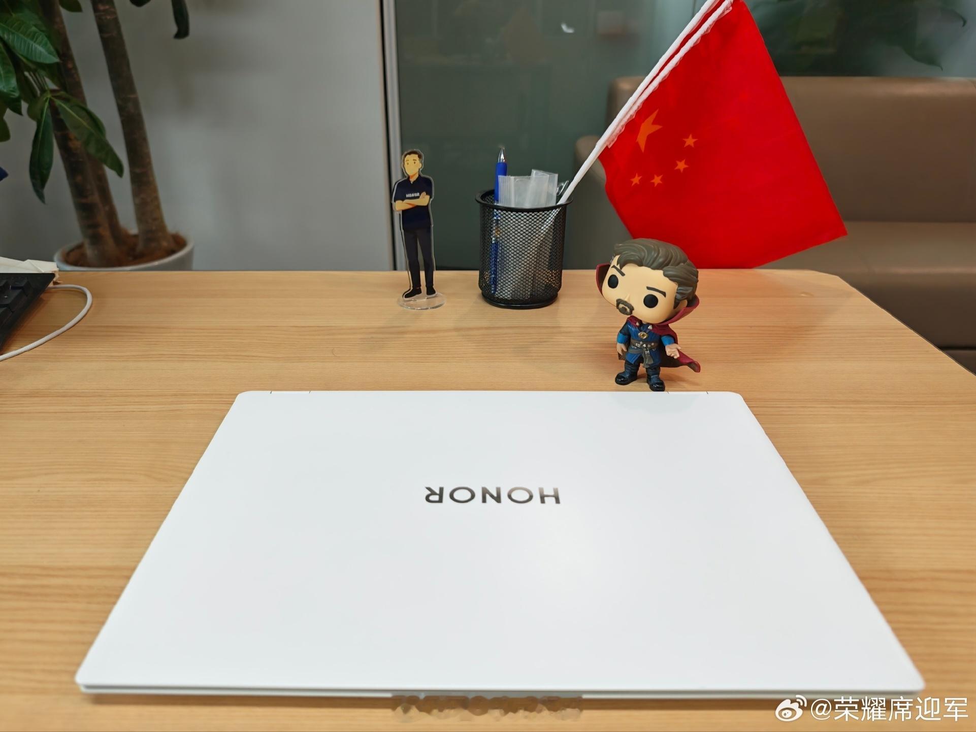 Windows 11看腻了？提前给大家看一下下个月即将发布的荣耀MagicBoo