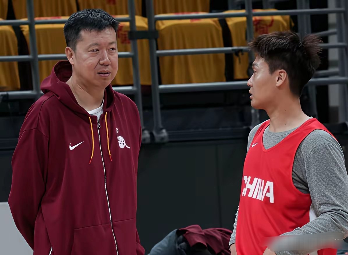 没有紧急征召王俊杰，也没有启用已回到国内的余嘉豪，郭士强坚持首战韩国12人阵容，