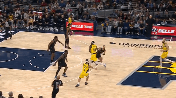 逐帧拆解：杰-胡夫的生涯之夜，高效29+9助队取胜图1快攻最前线切入篮下接弗菲高