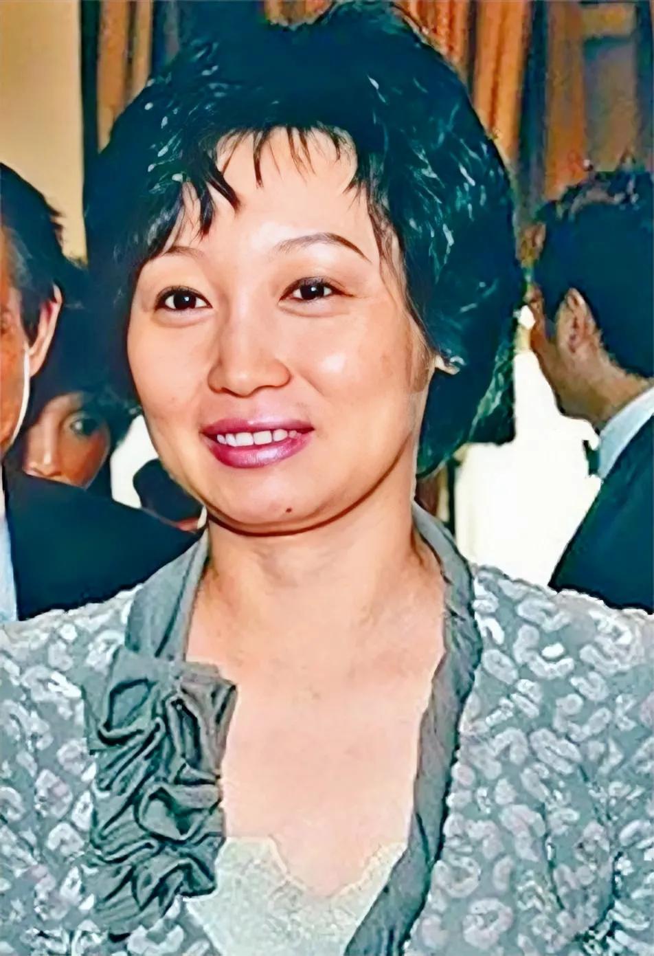 宗庆后的遗孀施幼珍：从知青到娃哈哈背后的女强人，宗馥莉的超级妈妈！可惜全网只有一