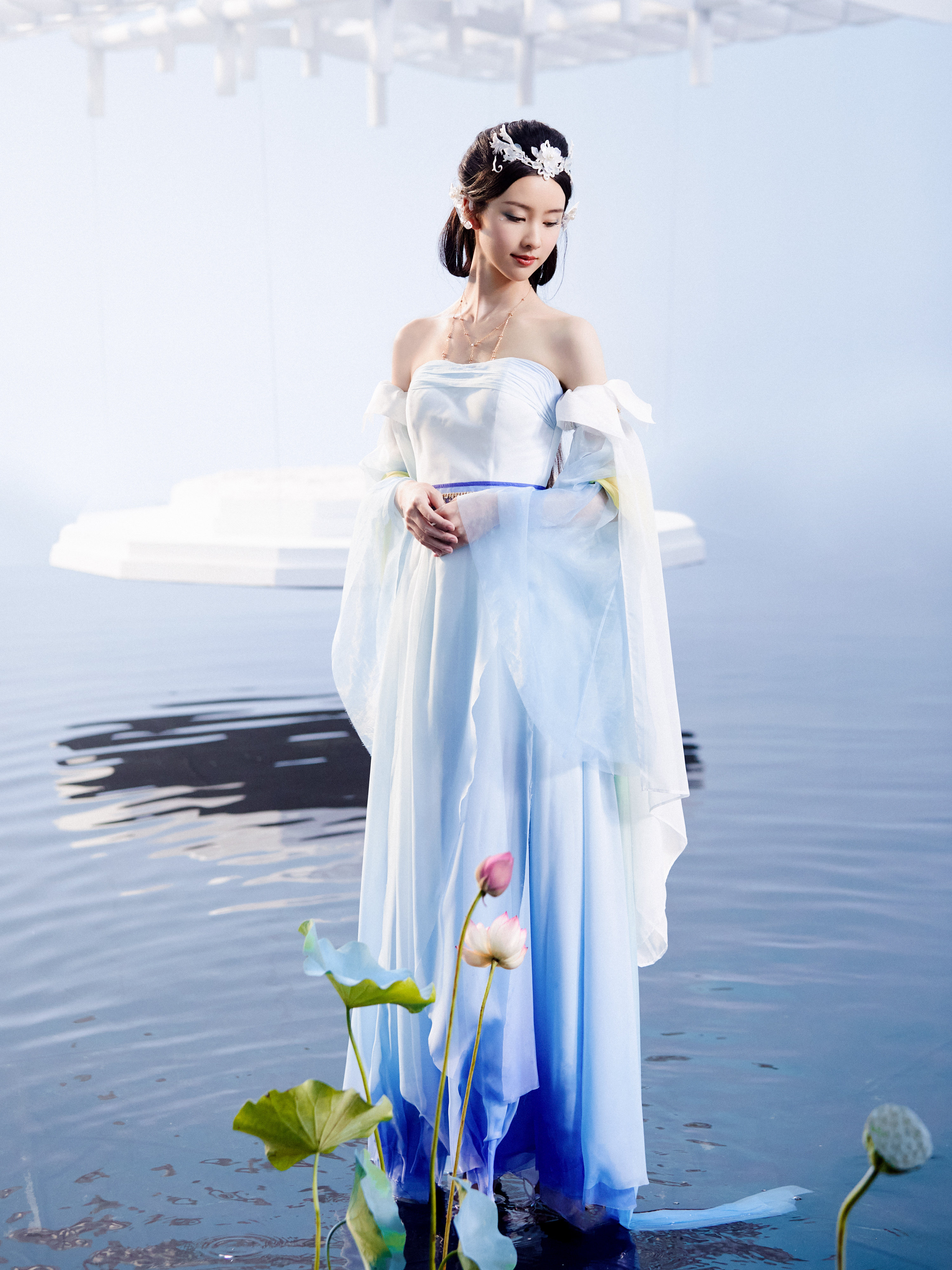 #陈都灵[超话]#🌊#玉剑传说2023#镜花水月，烟波浩渺，所谓伊人，掠过点点
