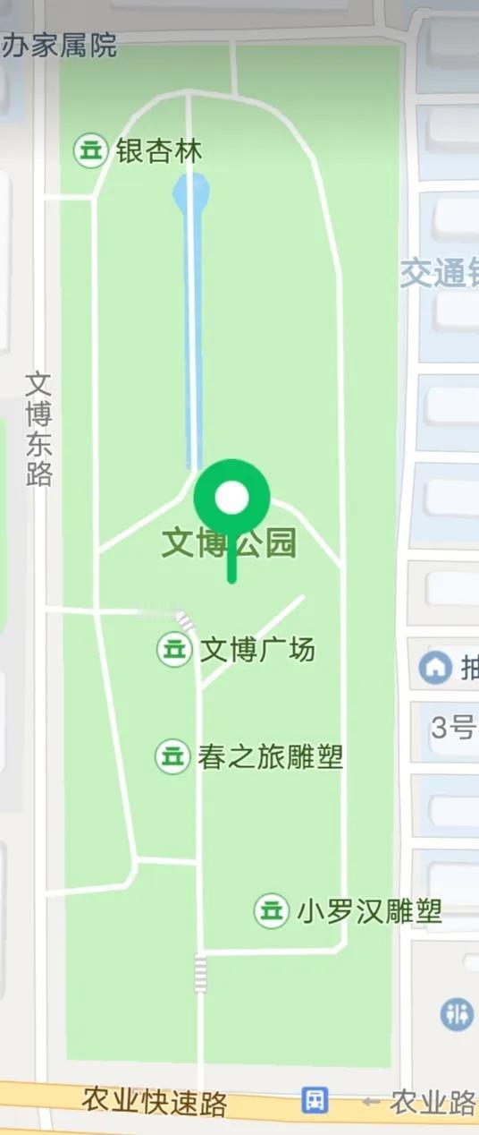 公园里经常看到，陆陆续续有不少年轻人，拿着几盒药拍照、拍视频的，应该是同一家药企