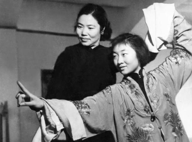 常小玉，1945年出生，河南省巩县人，豫剧表演艺术家常香玉的长女。自幼随母学习豫