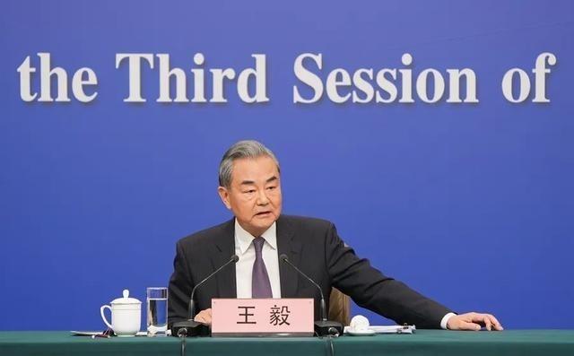 既然给脸不要脸，那就彻底把脸撕破！王毅挑明态度：从今往后，再无“中国台湾省”之外