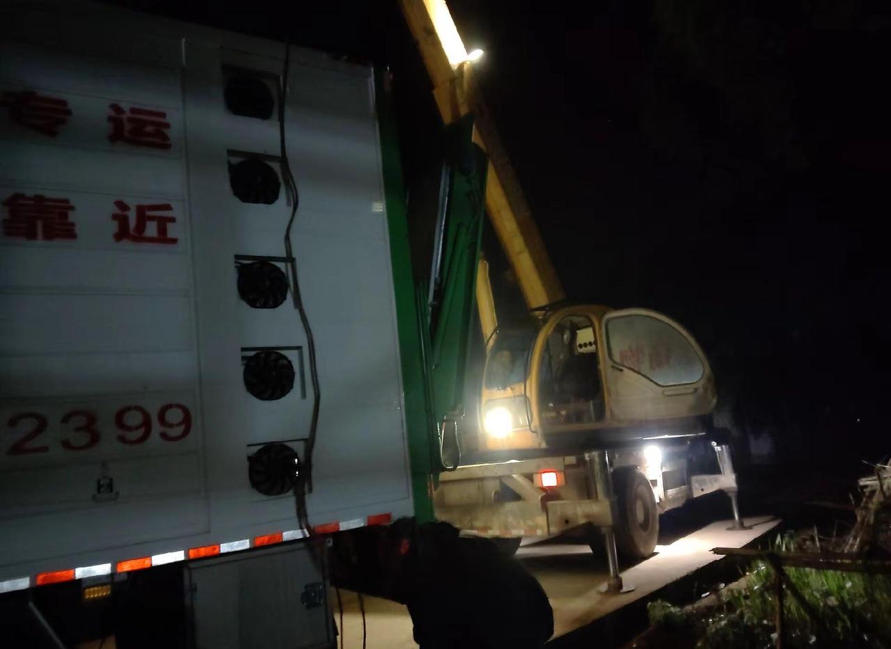 救援这条路太难了，不是把别人救起来，就是把自己撂倒，哎说多了都是泪