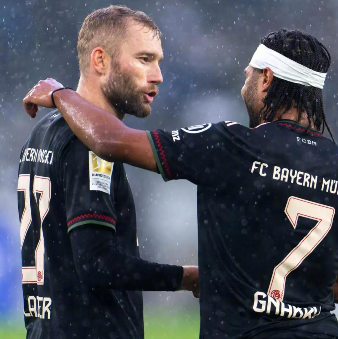 据图片报消息，拜仁慕尼黑正在与格纳布里、莱默尔共同的经纪公司ROOF展开续约谈判