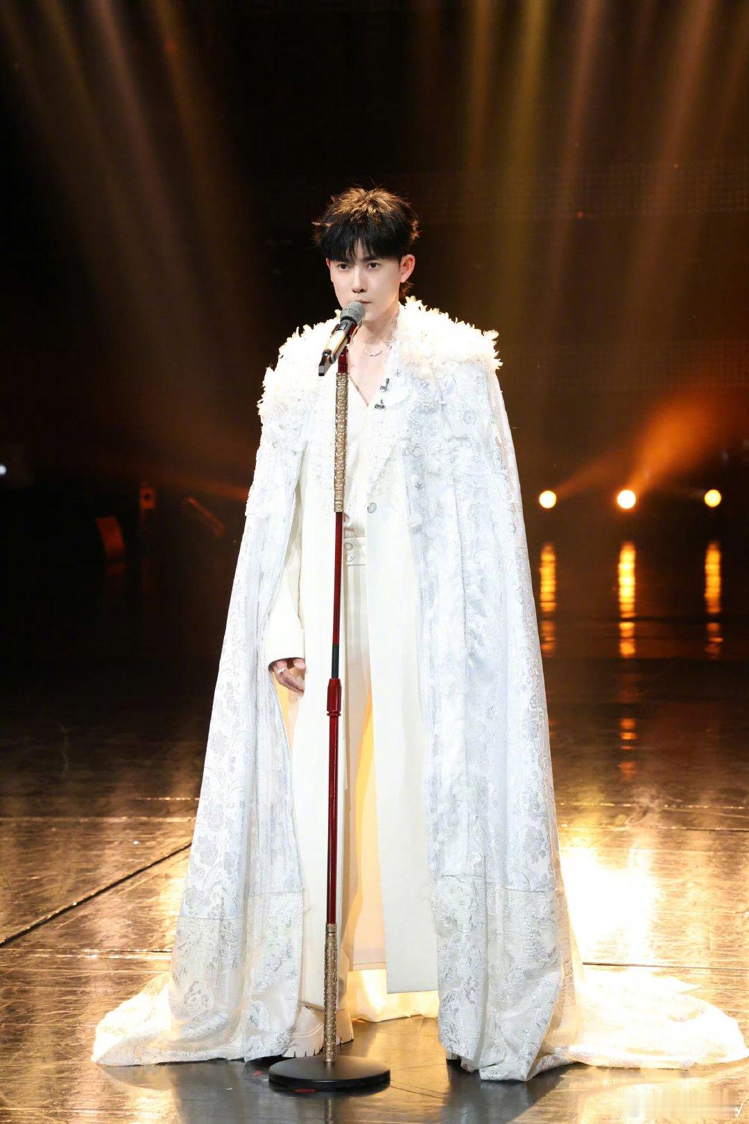 张睿庆幸没有辜负齐天舞台张睿发长文感谢艾热 齐天没有遗憾，因为遇见同频的人！不止