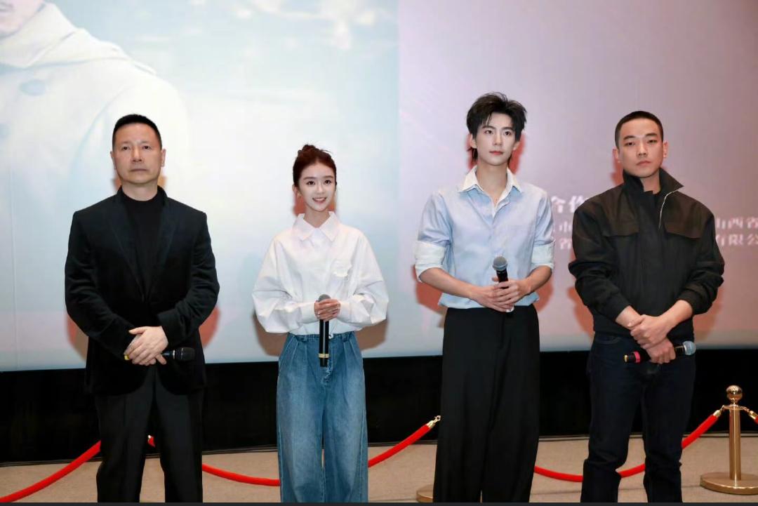 宋伊人为新电影发文：向阳而生

先看到照片一下都认不出来，这图p得……
还是电影