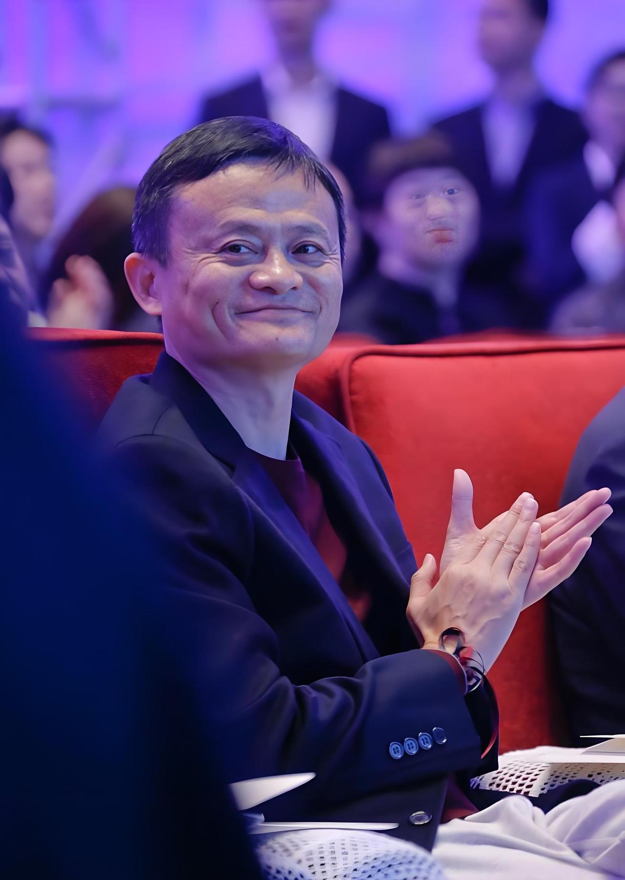 马老板曾说过一段很通透的话：“永远不要瞧不起任何人。鸟可食万蚁，群蚁亦能反噬飞鸟