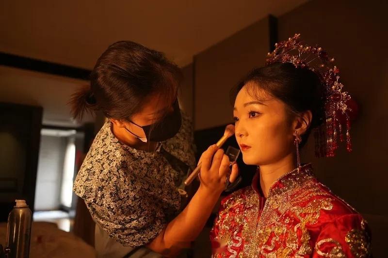#军恋[超话]#戎装写忠诚，红妆托终生。近日，信息支援部队某部举办了一场“强军有