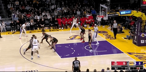 我发现，詹姆斯每次遇见狄龙布鲁克斯都能打进2+1！