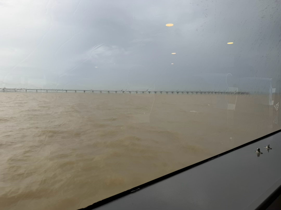 🚢 天气不太好 水都浑浊了 出发🇭🇰 