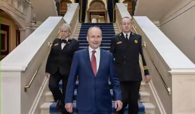 马克龙喊欧盟对华一致，队友直接倒戈抢生意
 
马克龙拒不接受中国反制，急着拉欧盟