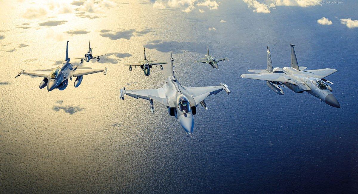 哪种战斗机是乌克兰鹰狮的“完美匹配”战机？

有观点认为，仅由轻型JAS 39 