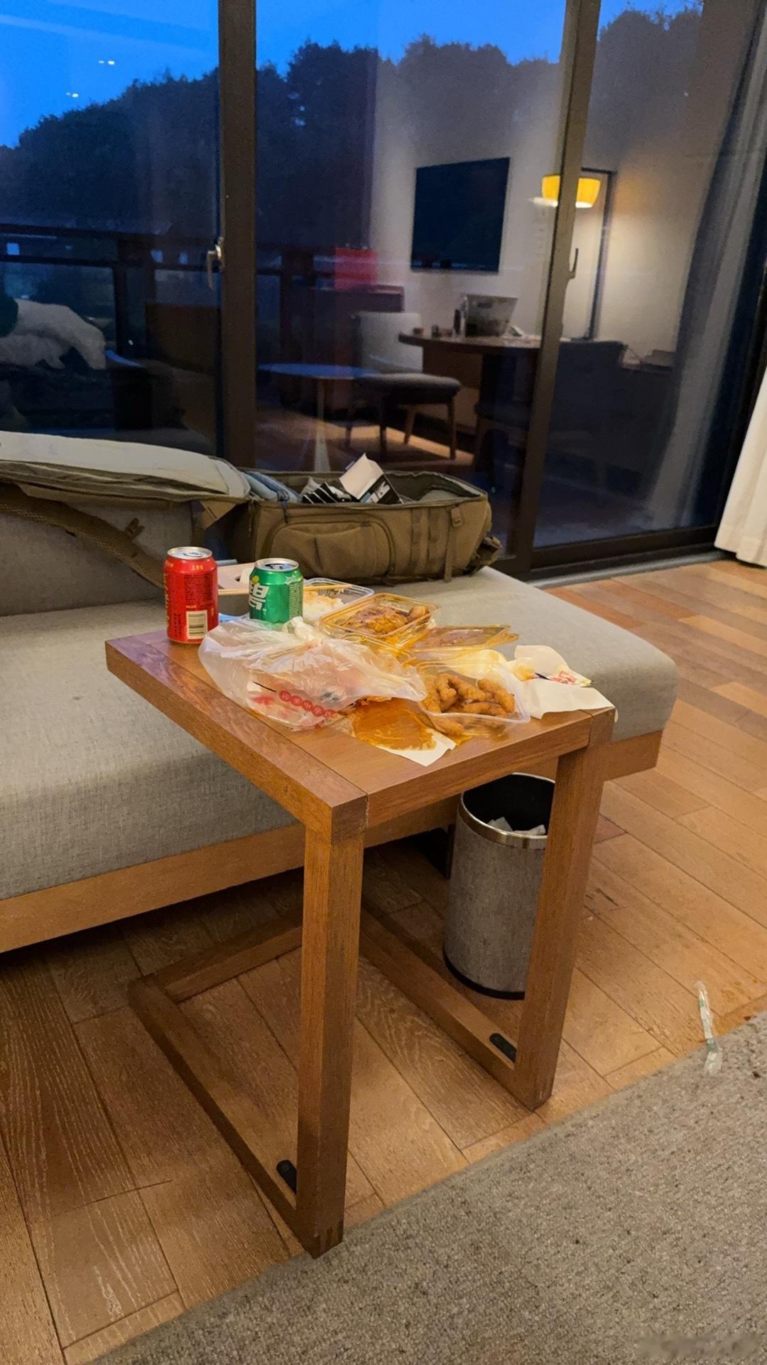 宁波这个天气冷的我在房间里吃外卖但是很难吃 宁波·宁波东钱湖旅游度假区