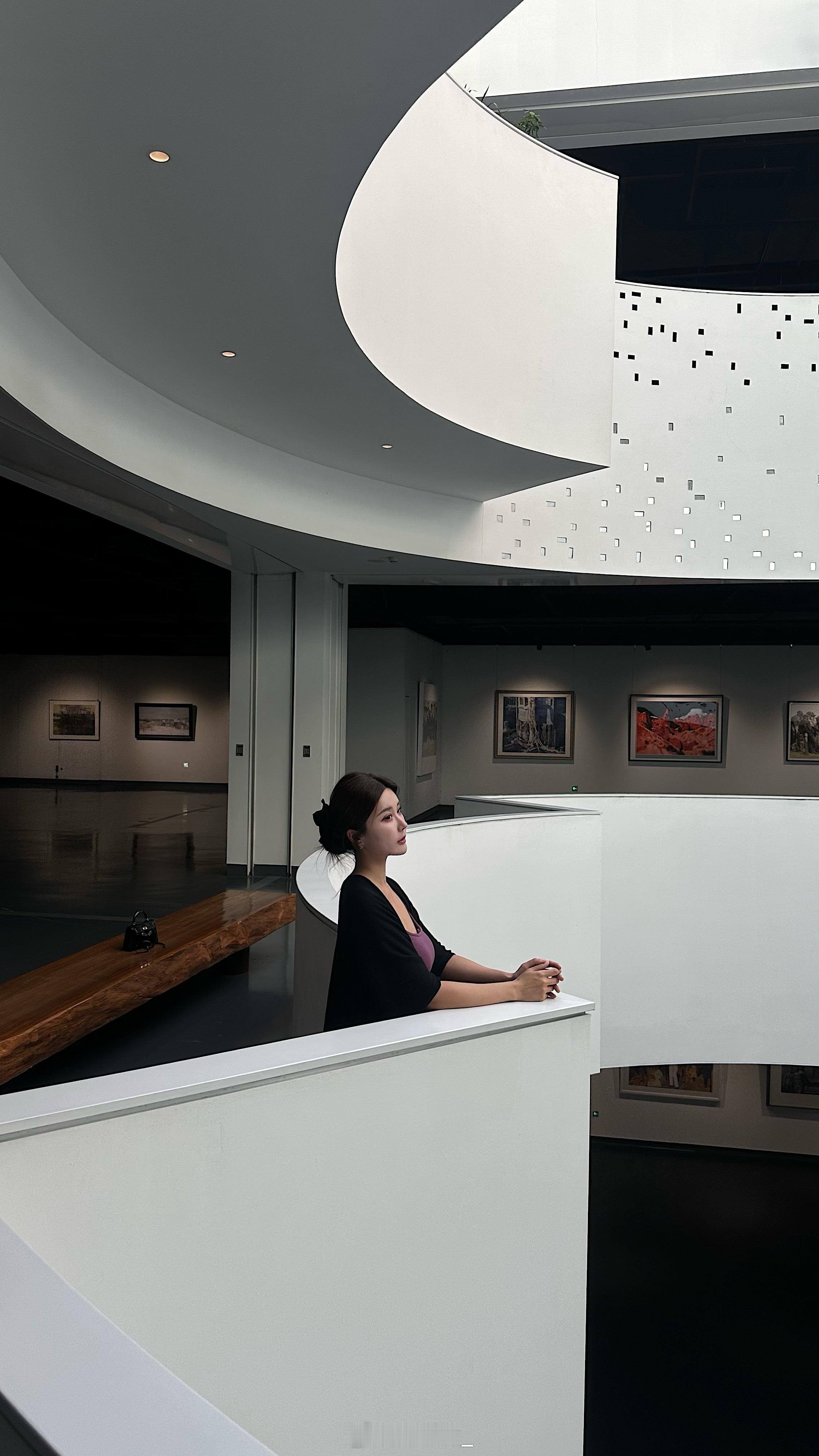 𝔐𝔬𝔪𝔢𝔫𝔱～ ​​​