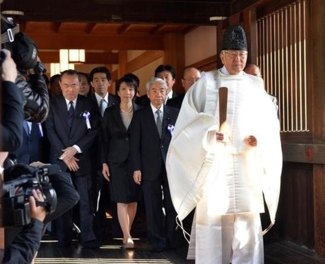 计划彻底落空！就在世界各国还在想高市早苗会不会参拜靖国神社的时候，却不想靖国神社