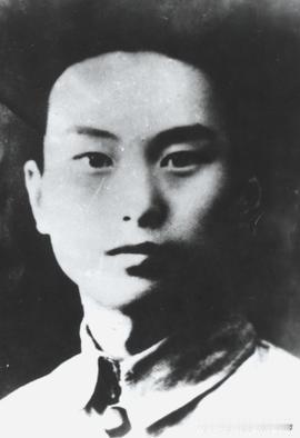 陈曙辉(1915.10.6—1940)原名水源,又名曦。河南省滑县城南新楼村(今