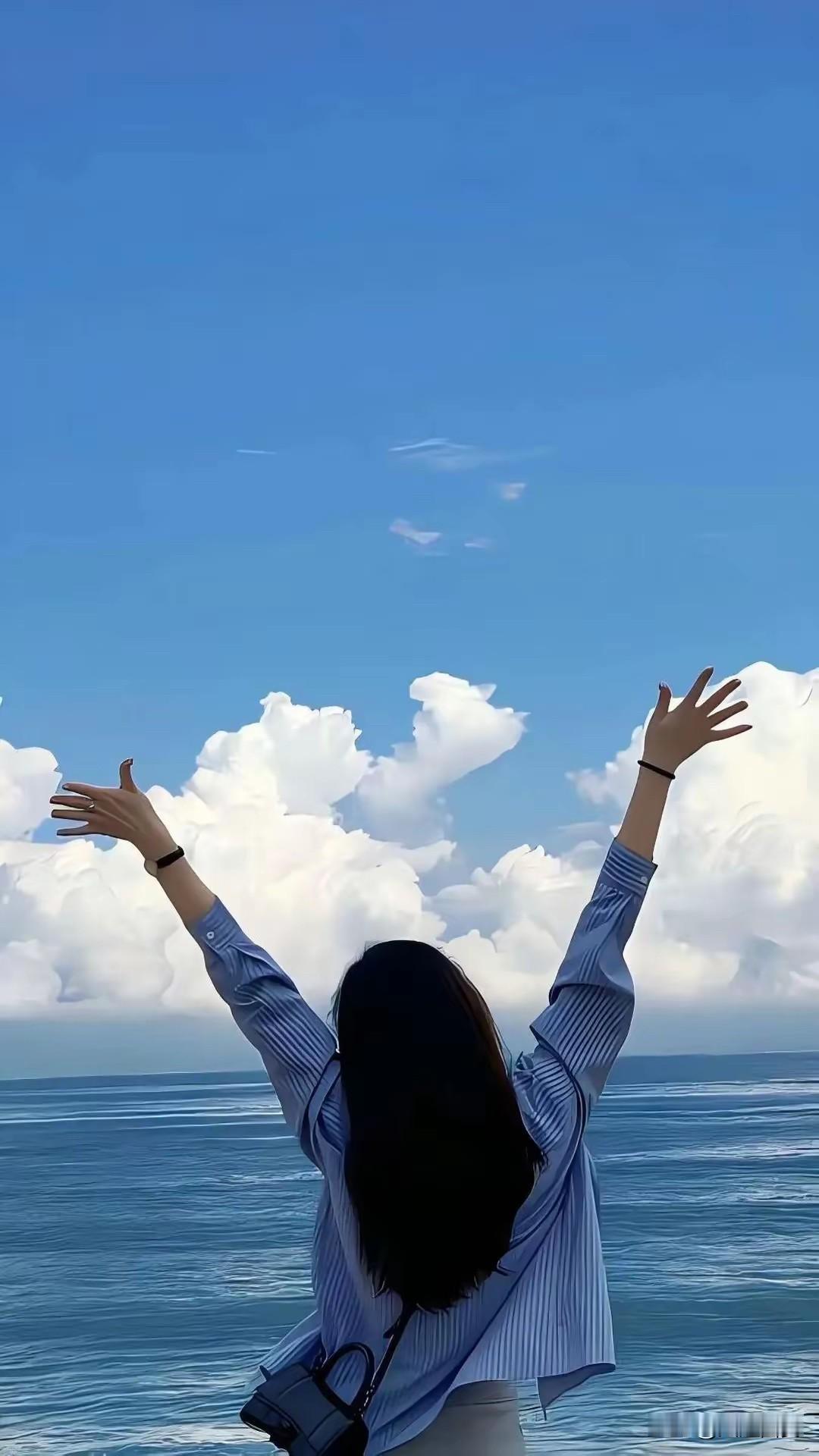 今天6月6号，
是高三学子们看考场的日子，
如今的孩子们，
真的幸福，
有父母陪