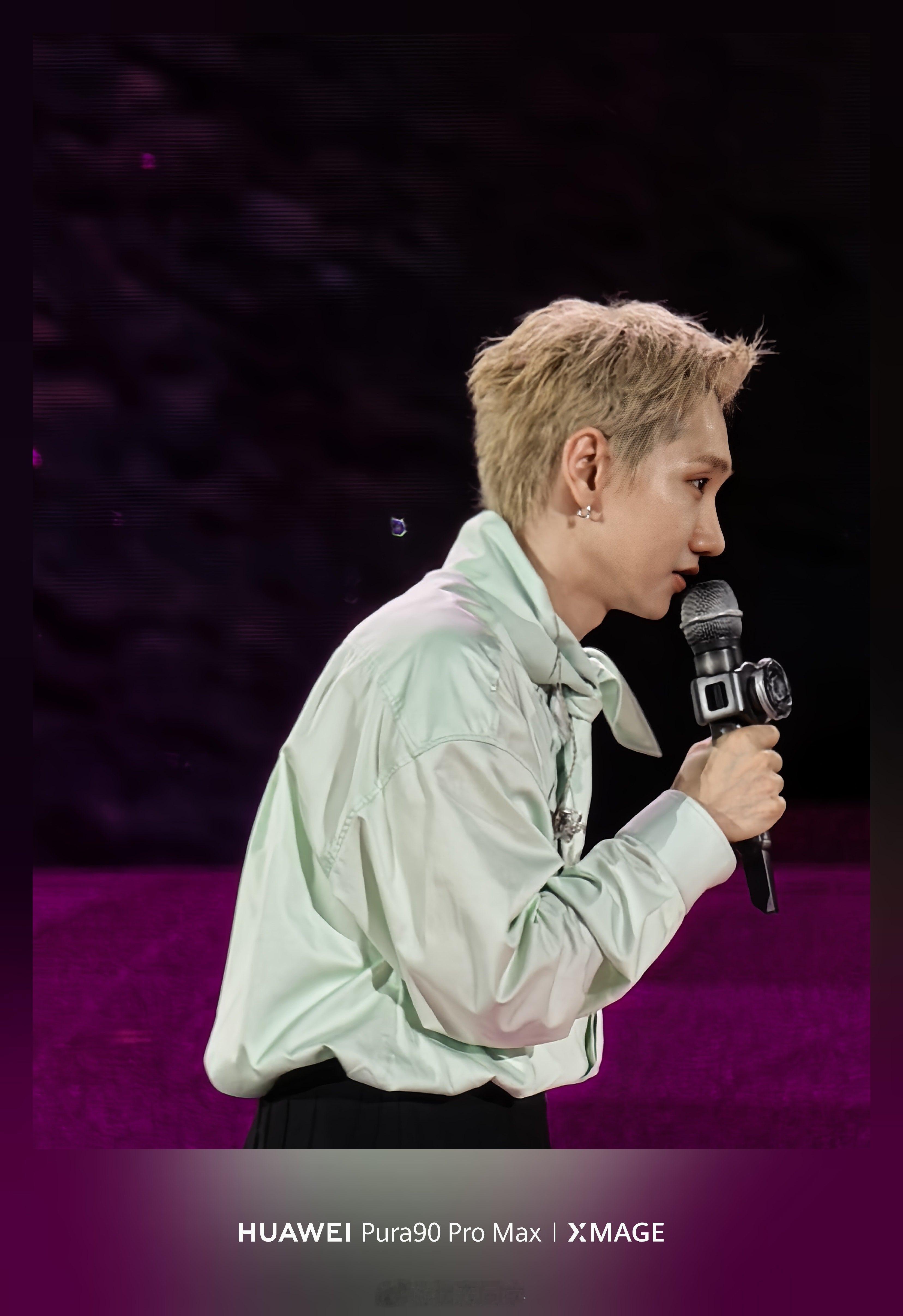 来看汪苏泷演唱会啦！这次带的手机很好拍，2亿长焦直出就拍得很清楚汪苏泷演唱会汪苏