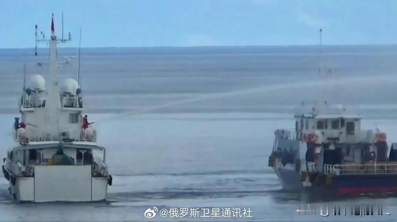 菲猴子又来找刺激了？！
据《环球时报》报道，5月3日，菲律宾5名人员不顾中方警告