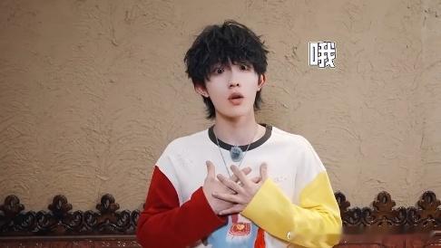 top换头像迎接新综top为新综开播换头像苏新皓这土味情话水平确实稳定发挥，闻个