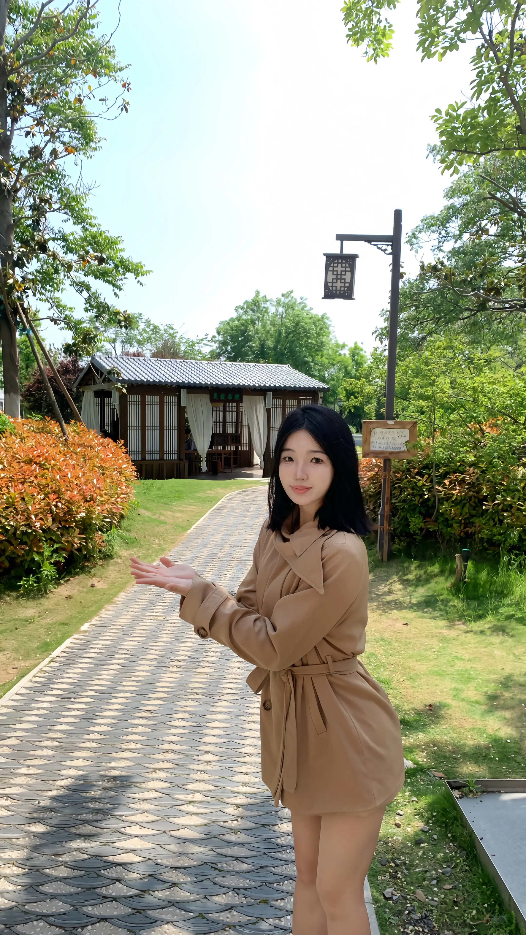 来开封感受宋朝慢生活  五一来铁塔感受宋朝慢生活  五一去铁塔的拍照姿势拿捏了