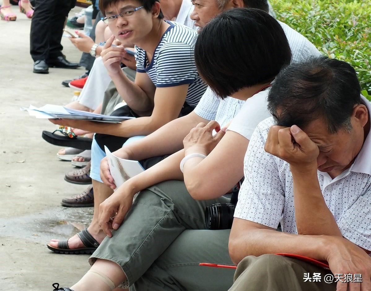高考结束了，不知道你们家穷了没有？
高考结束了，看着时不时蹦出的高考话题，我没有